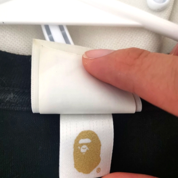 Large Bape Shark Tee - Picture 5 of 7